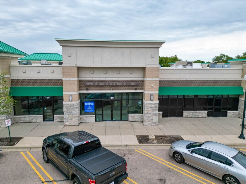More Photos Of 1021-1057 Fountain View Dr, Carol Stream General Retail For Lease
