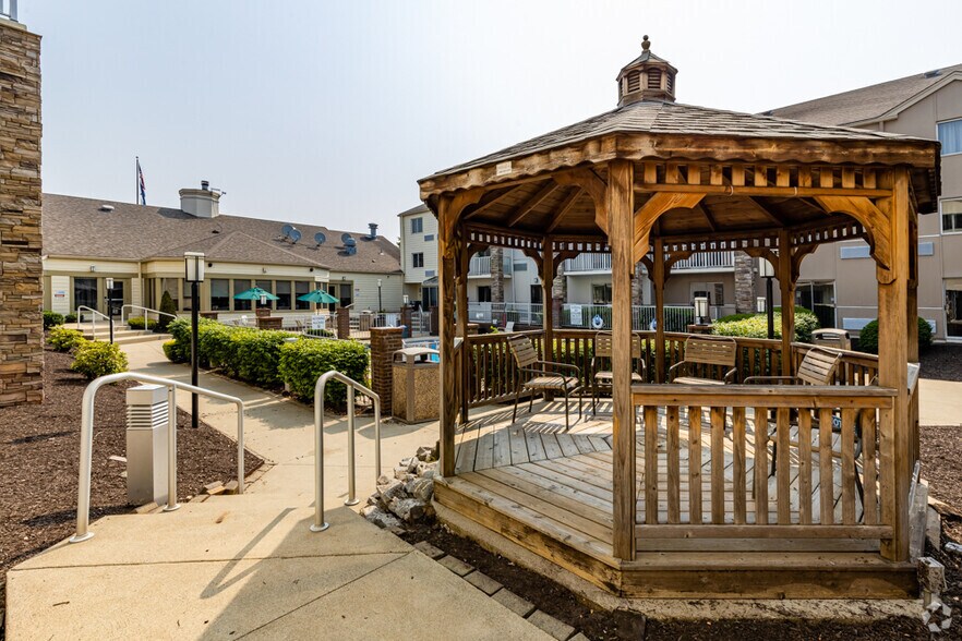 More Photos Of 5311 Campbells Run Rd, Pittsburgh Hotel For Sale