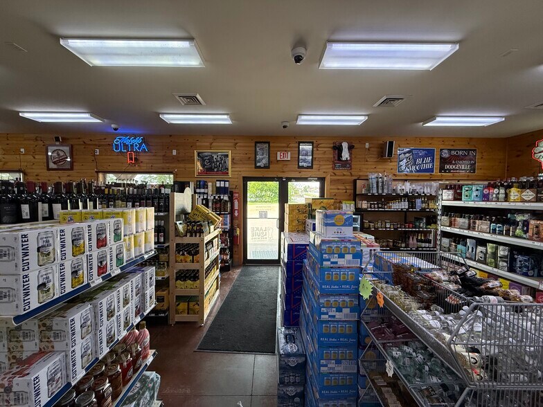 More Photos Of 205 Co Hwy YZ hwy, Dodgeville Freestanding For Sale