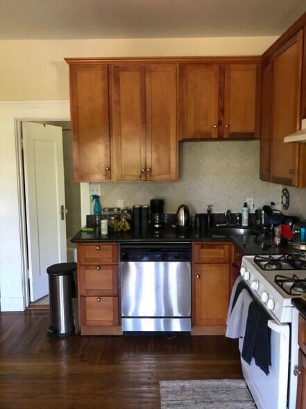 More Photos Of 1364 E 27th St, Oakland Apartments For Sale