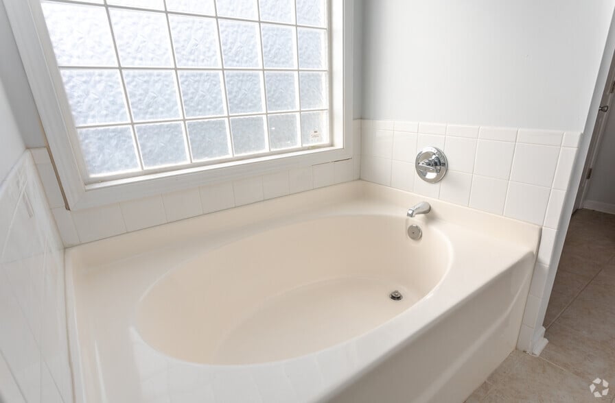 More Photos Of 2737 Kentberry Ave, Fayetteville Apartments For Sale