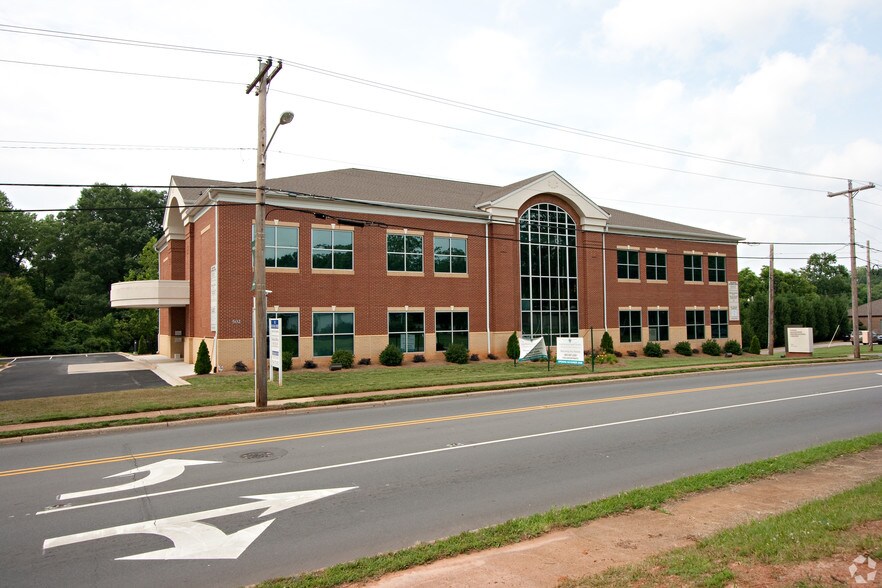 More Photos Of 502 W King St, Kings Mountain Medical For Lease