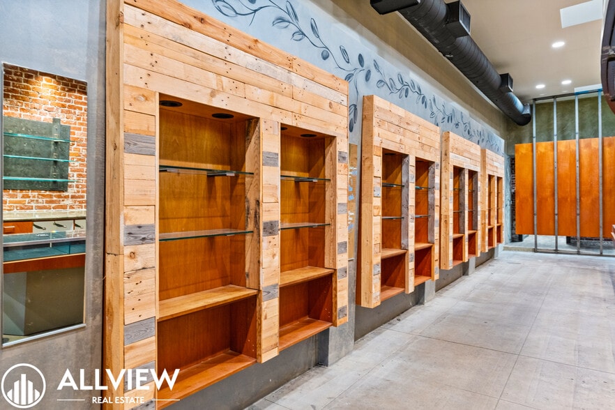 More Photos Of 265 Forest Ave, Laguna Beach Freestanding For Lease