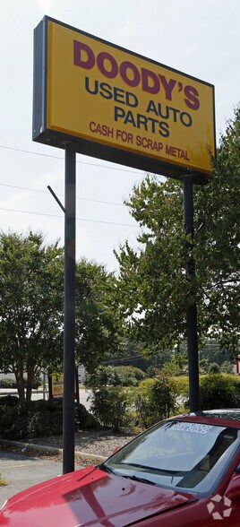More Photos Of 2100 George Washington Mem Hwy, Yorktown Auto Repair For Sale