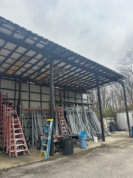 More Photos Of 925 Ulrich Ave, Louisville Warehouse For Lease