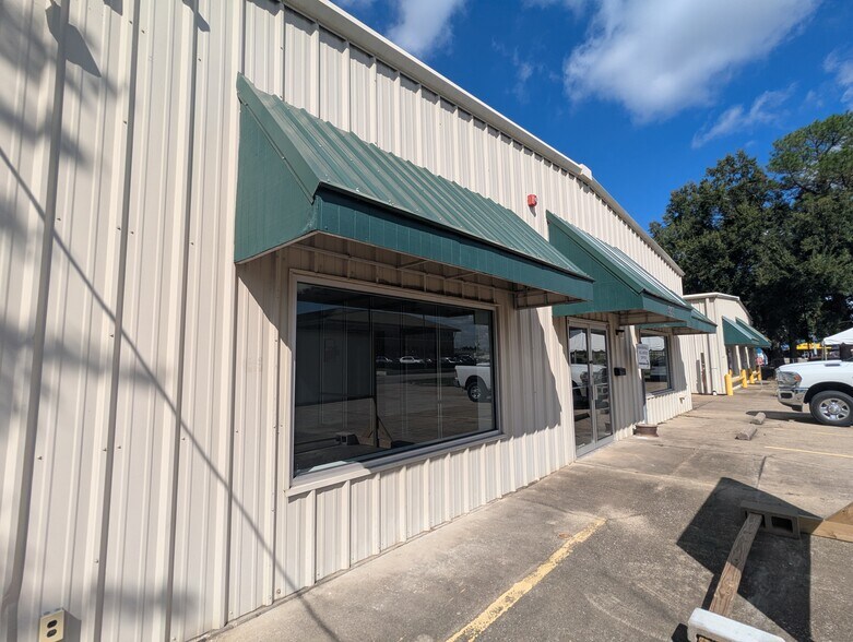 More Photos Of 5805 Old Dowlen Rd, Beaumont Warehouse For Lease