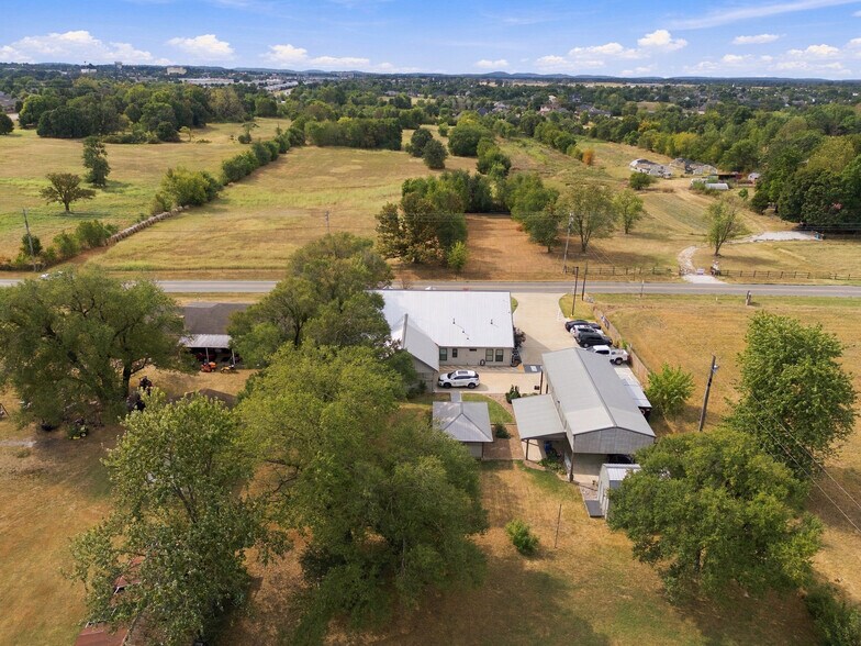 More Photos Of 5876 Elm Springs Rd, Elm Springs Office For Lease