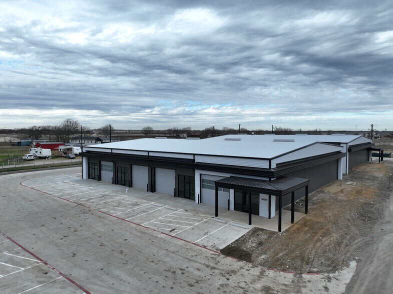 More Photos Of 1001 Industrial Way Dr, Anna Unknown For Lease