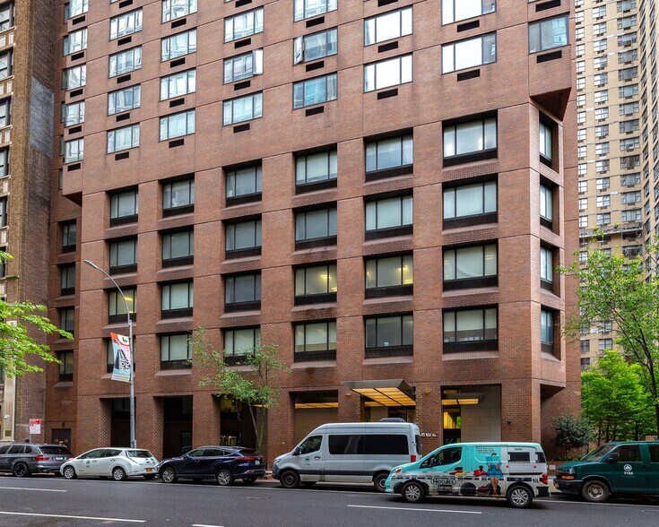 More Photos Of 30 W 61st St, New York Office For Lease