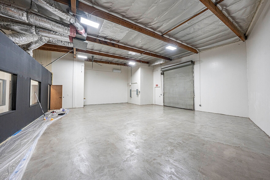 More Photos Of 550-590 E Arrow Hwy, San Dimas Warehouse For Lease