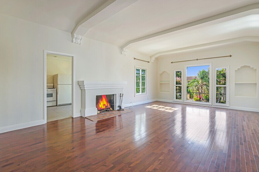 More Photos Of 1074 S Genesee Ave, Los Angeles Apartments For Sale