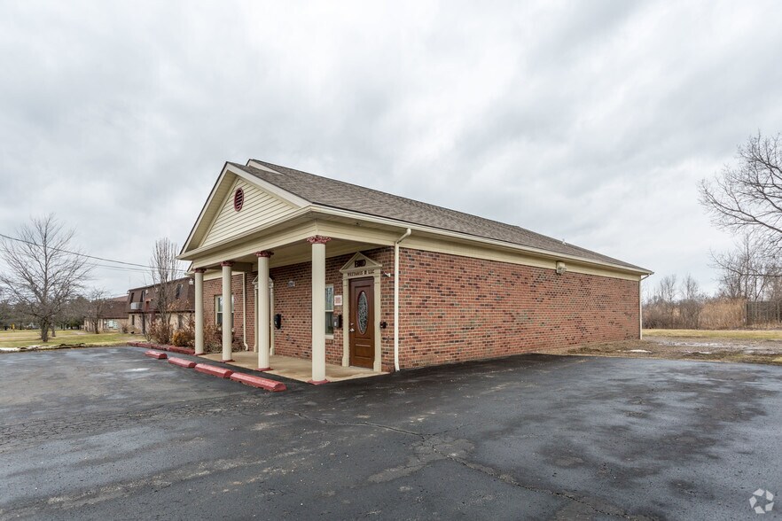 More Photos Of 8397 Raglan Dr NE, Warren Office For Sale