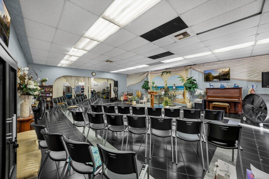 More Photos Of 9201 California Ave, South Gate Auto Repair For Sale