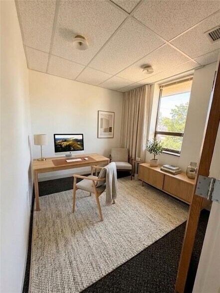 More Photos Of 250 Wampanoag Trl, Riverside Medical For Sale