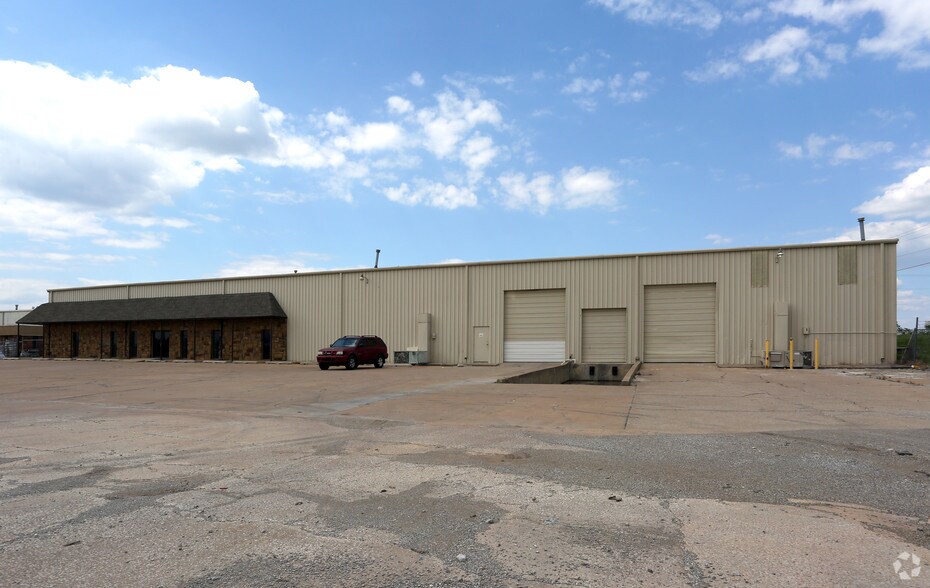 More Photos Of 12337 E 1st St, Tulsa Manufacturing For Lease