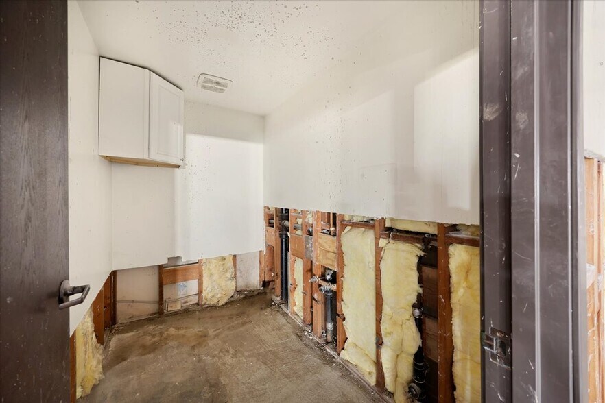 More Photos Of 1409 E St. Gertrude Pl, Santa Ana Warehouse For Sale