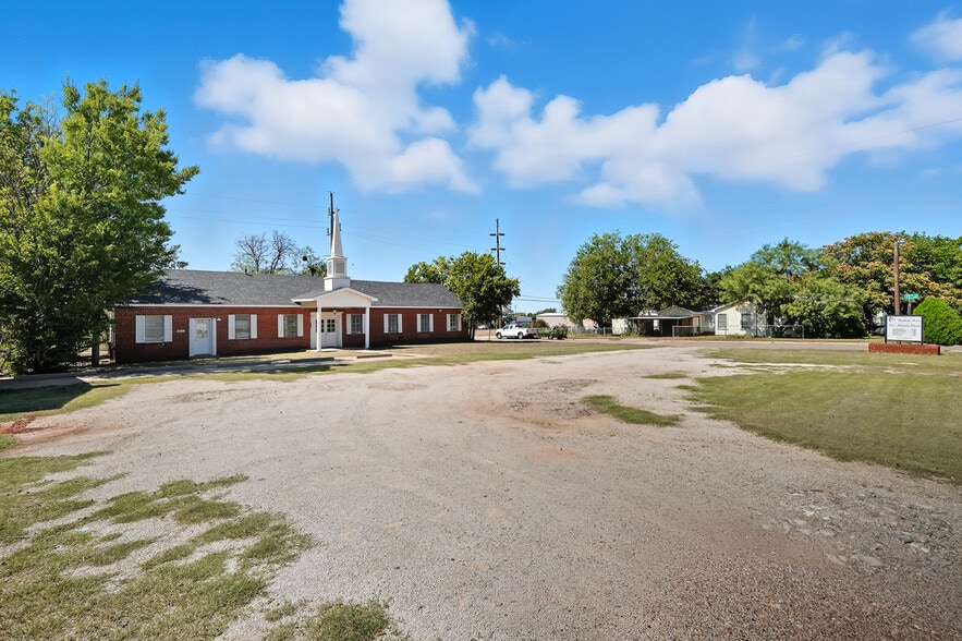 More Photos Of 1510 Portland Ave, Abilene Lodge Meeting Hall For Sale