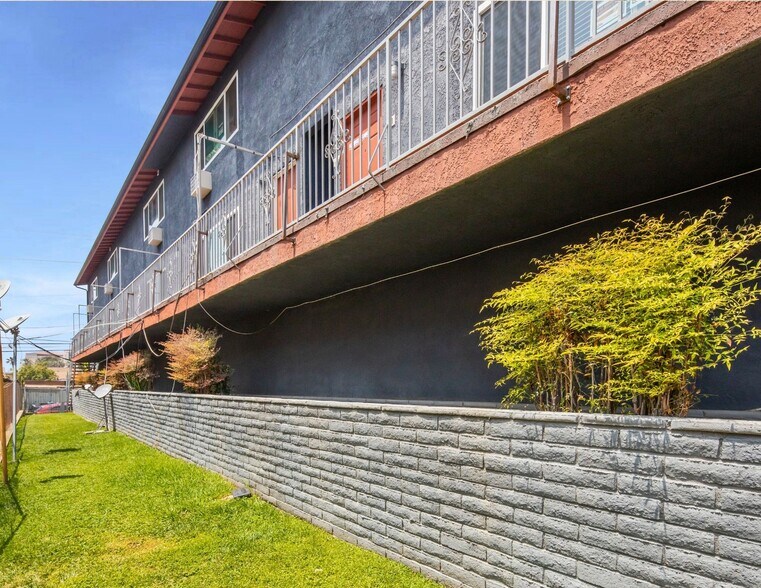 More Photos Of 2202-2208 Michigan Ave, Los Angeles Apartments For Sale