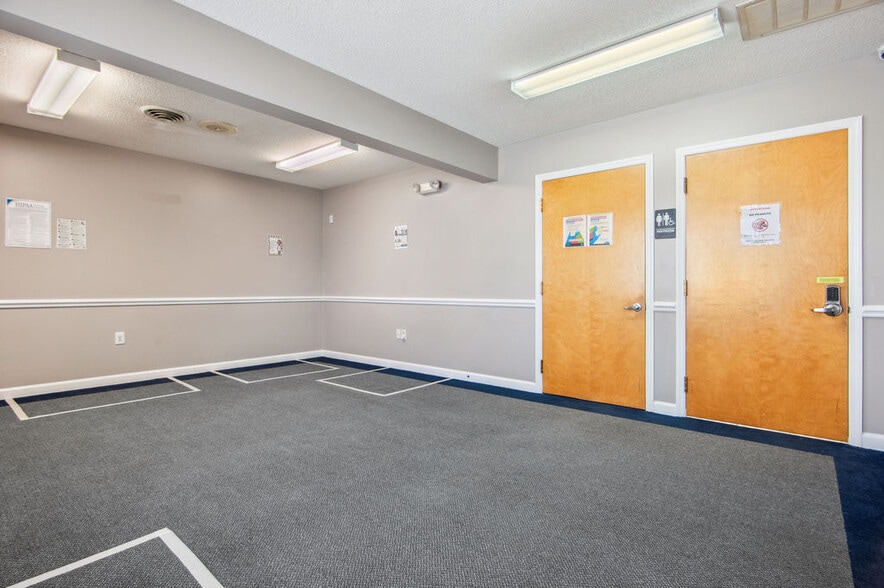 More Photos Of 217-219 Station St, Jacksonville Medical For Sale