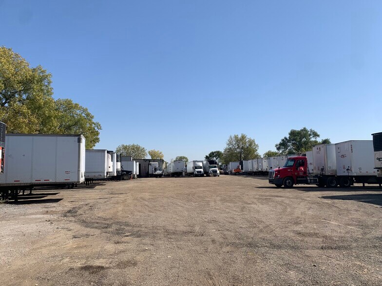 More Photos Of 4206 W Shirley Ln, Alsip Truck Terminal For Sale