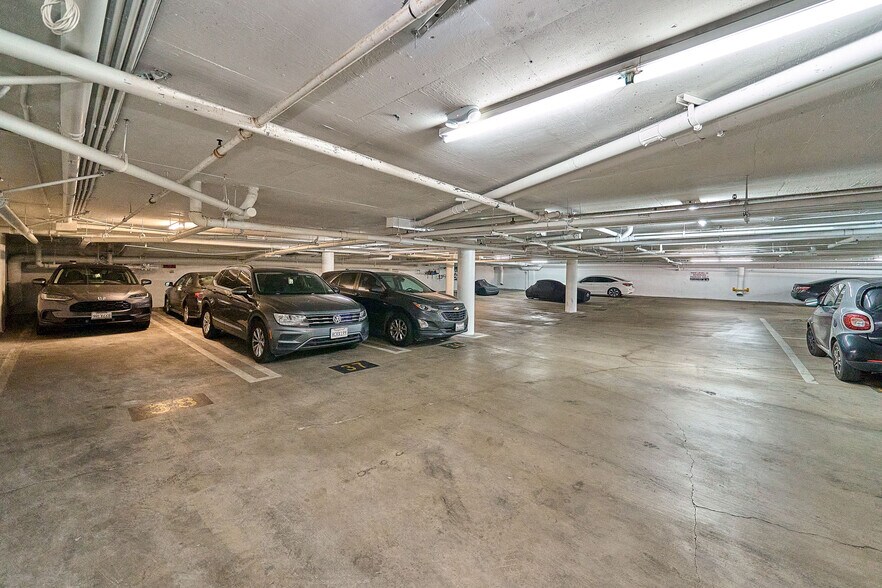More Photos Of 8737 Beverly Blvd, West Hollywood Medical For Sale