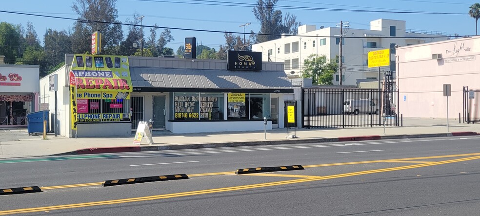 Primary Photo Of 22750-22754 Ventura Blvd, Woodland Hills Storefront Retail Residential For Sale