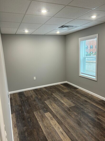More Photos Of 615 Colonial Park Dr, Roswell Loft Creative Space For Lease