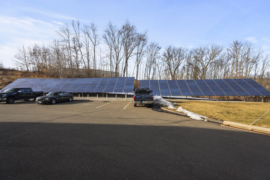 More Photos Of 2 Fox Hollow Rd, Oxford Manufacturing For Sale