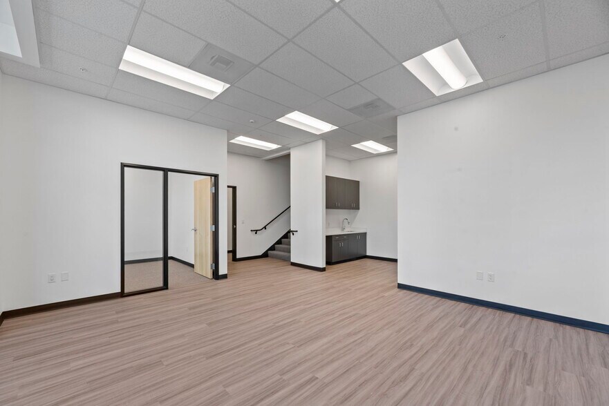 More Photos Of 1400 Graves Ave, Oxnard Distribution For Lease