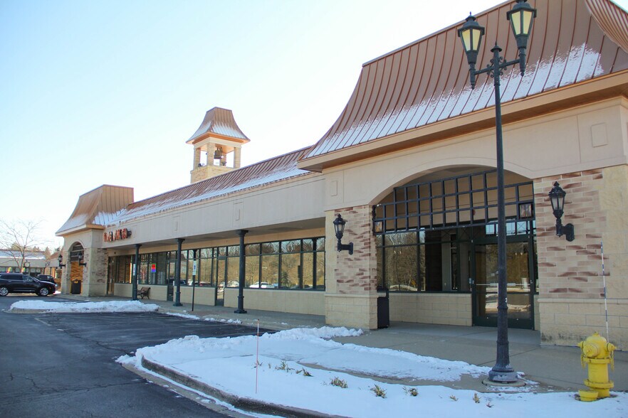 More Photos Of 956 N Neltnor Blvd, West Chicago Unknown For Lease