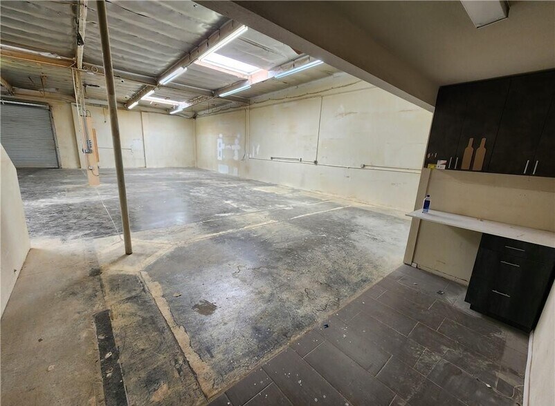 More Photos Of 12970 Branford St, Pacoima Warehouse For Lease