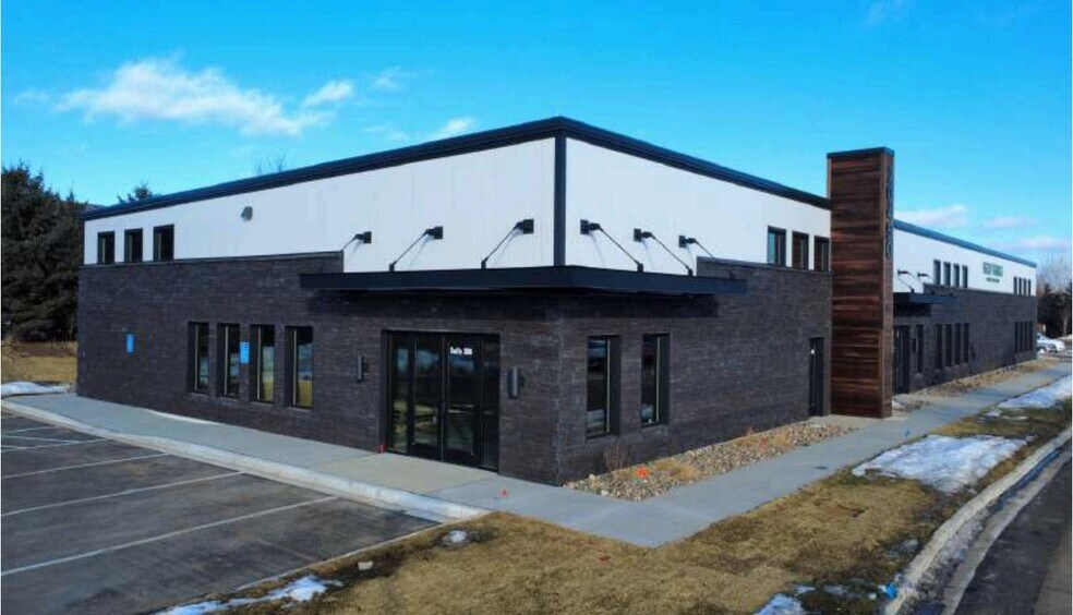 More Photos Of 20450 Kenrick Ave, Lakeville Freestanding For Sale