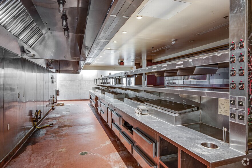 More Photos Of 11275 W Broad St, Glen Allen Unknown For Lease