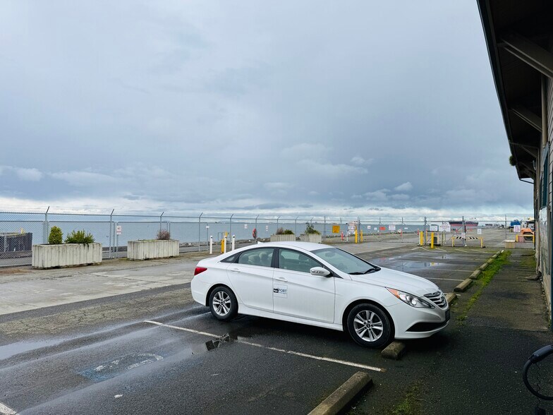 More Photos Of 202 N Cedar St, Port Angeles Flex For Lease