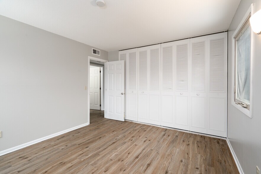 More Photos Of 2220 W 98th St, Bloomington Apartments For Sale