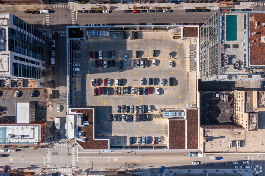 More Photos Of 40 S Halsted St, Chicago General Retail For Lease