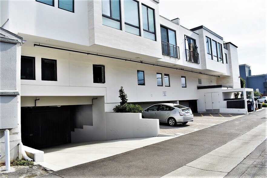 More Photos Of 960 S Coast Highway 101, Encinitas Storefront For Lease