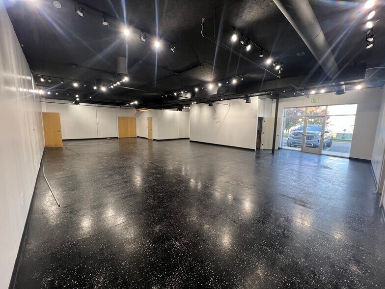 More Photos Of 445 N 700 W, North Salt Lake Warehouse For Lease