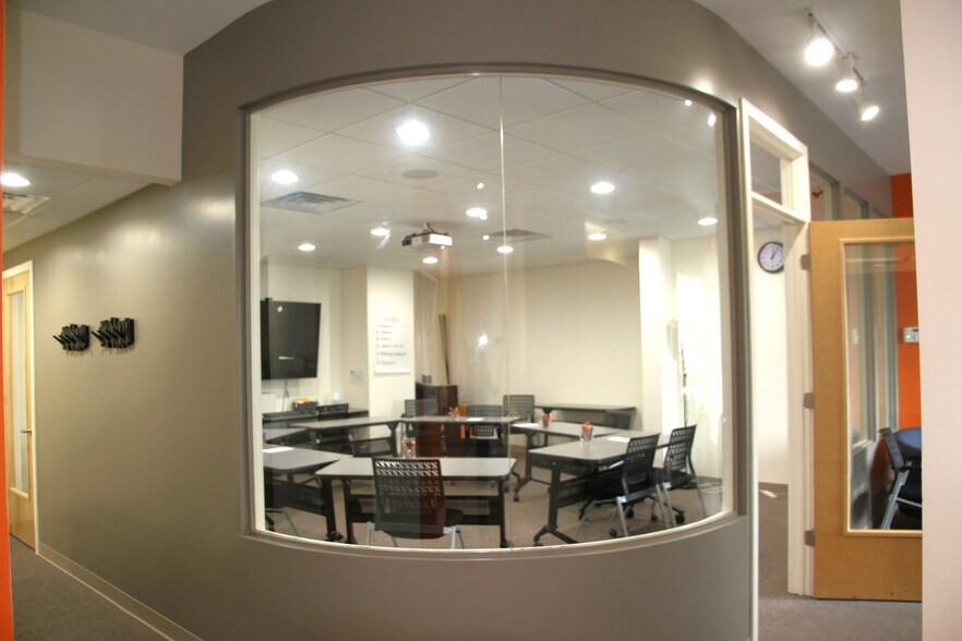 More Photos Of 15 Research Dr, Woodbridge Office For Lease