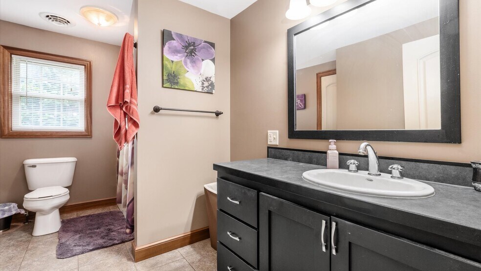 More Photos Of 120 W Main St, Somerset Flex For Sale
