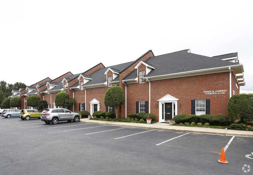 Primary Photo Of 315 S Salem St, Apex Medical For Lease