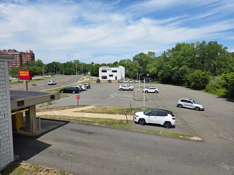 More Photos Of 339 Hemingway Ave, East Haven Medical For Lease