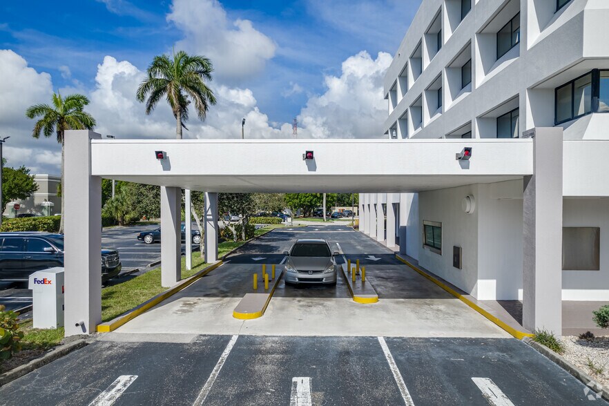 More Photos Of 351 S Cypress Rd, Pompano Beach Office For Sale