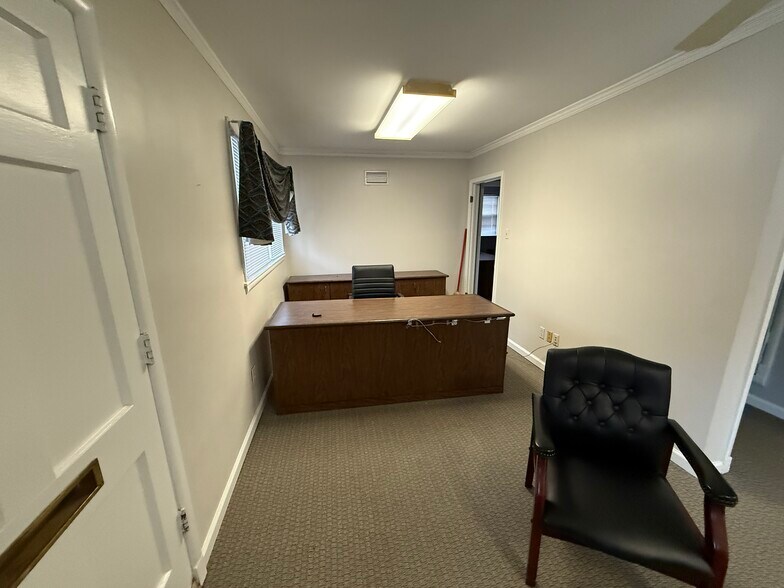 More Photos Of 4947 William Arnold Rd, Memphis Freestanding For Sale