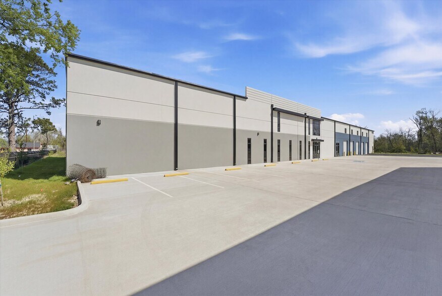 More Photos Of 7933 Ley Rd, Houston Unknown For Lease