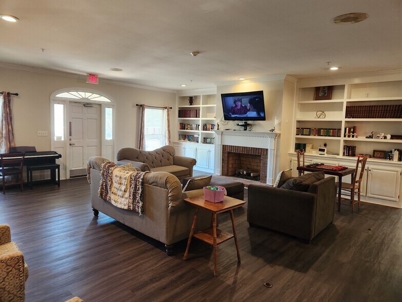 More Photos Of 1026 Keith Dr, Perry Assisted Living For Sale