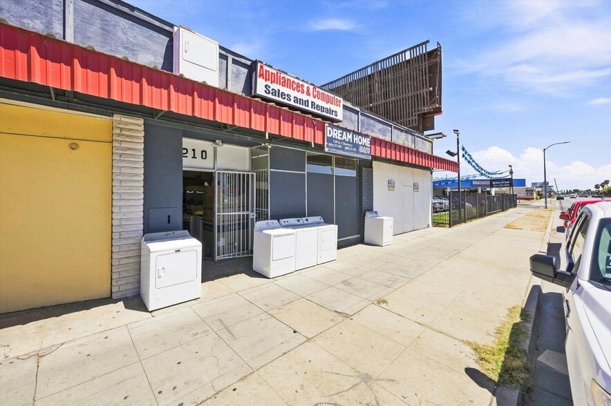 More Photos Of , Bakersfield General Retail For Sale
