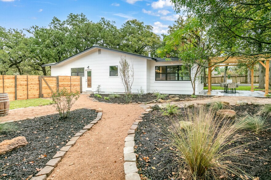 More Photos Of 1201 Crenwelge Dr, Fredericksburg Specialty For Sale