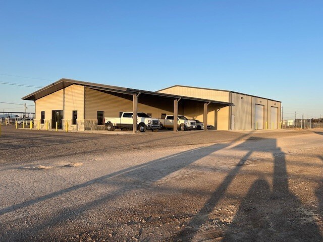 More Photos Of 2307 Stafford Blvd, Pecos Industrial For Lease