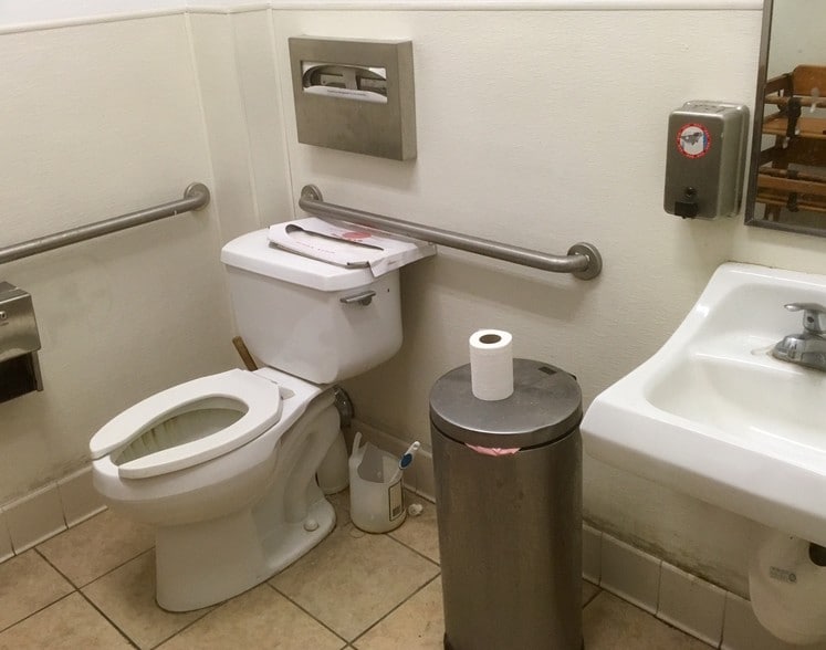 More Photos Of 11336 Bartlett Ave, Adelanto Storefront Retail Office For Lease